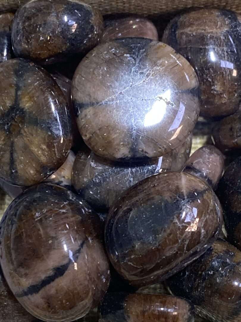 Chiastolite pierre roulee