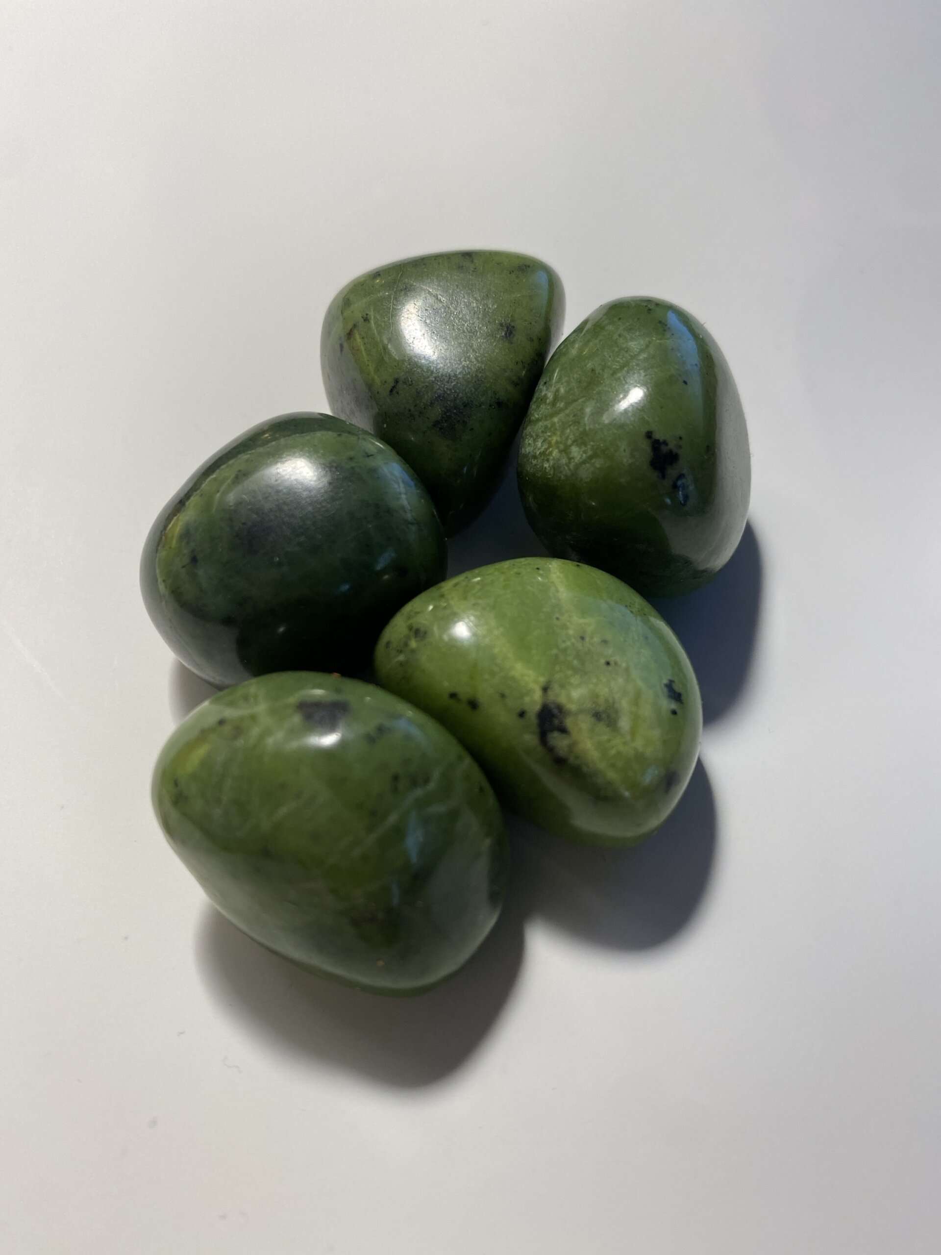 Jade de birmanie pierre roulee