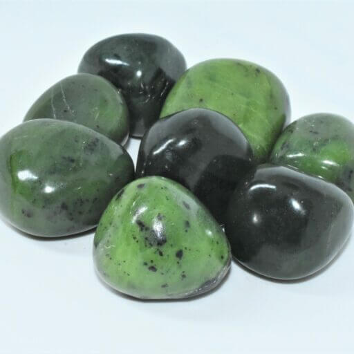 Redonne nos facultés amoureuses. Favorise la fécondité. renforce l'énergie des reins. Pierre d'honnêteté et de justice.