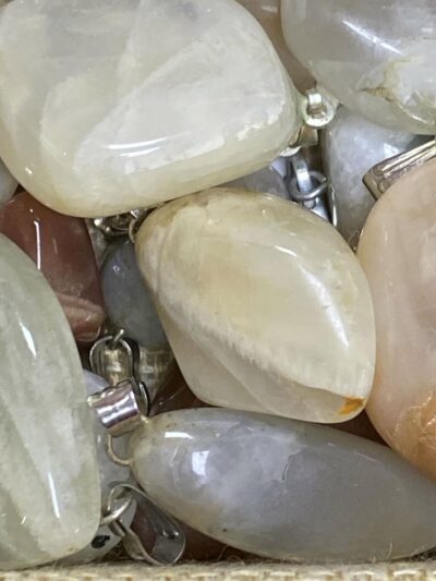 Pierre de lune pendentif