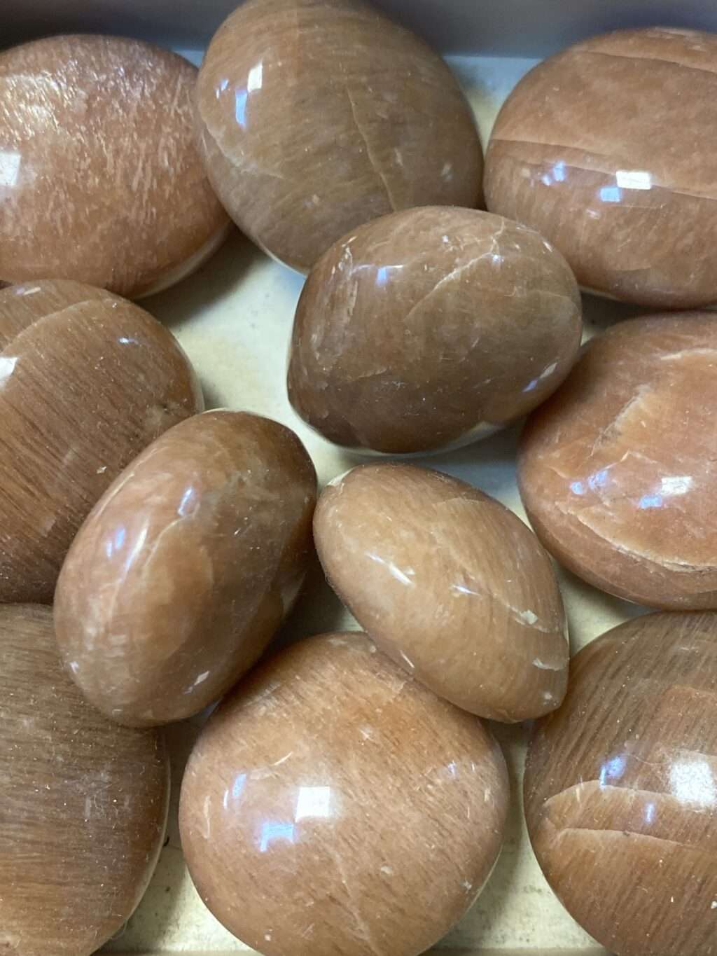 Pierre de lune rose pierre roulee