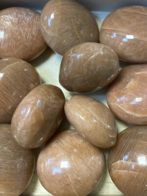 Pierre de lune rose pierre roulee